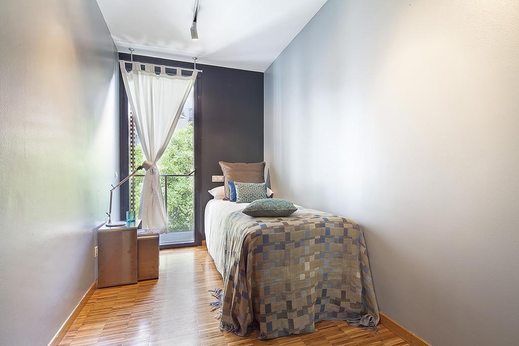 Apartment Barcelona Rentals - Sarria Apartments Near Center Kültér fotó