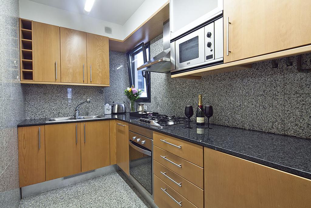 Apartment Barcelona Rentals - Sarria Apartments Near Center Kültér fotó
